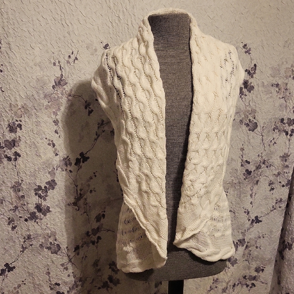 Cato Cream Cable Knit Vest